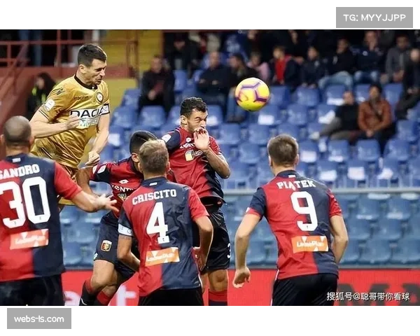 拉齐奥球员在布置人墙时与裁判沟通，要求测量对方摆放皮球位置